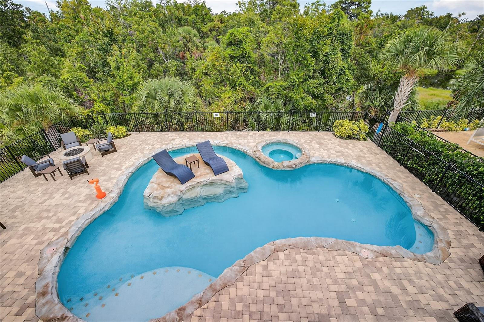 O6353227 Property Photo