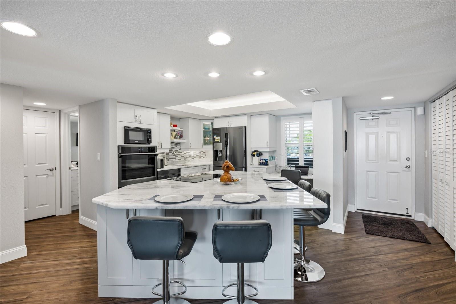 5200 BRITTANY DR S #303, ST PETERSBURG, FL, 33715