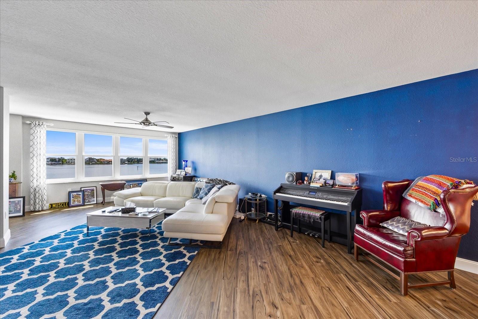 5200 BRITTANY DR S #303, ST PETERSBURG, FL, 33715