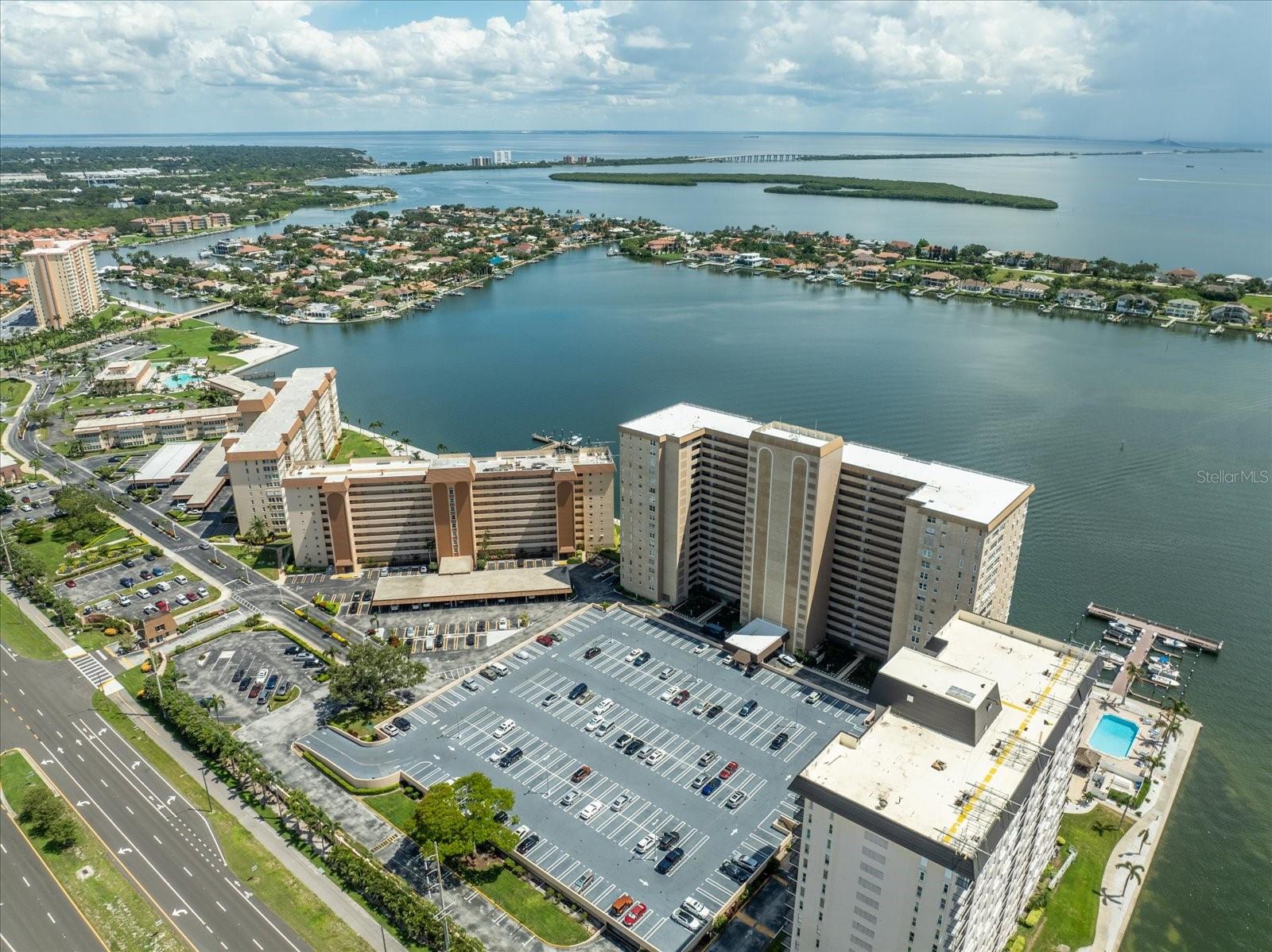 5200 BRITTANY DR S #303, ST PETERSBURG, FL, 33715