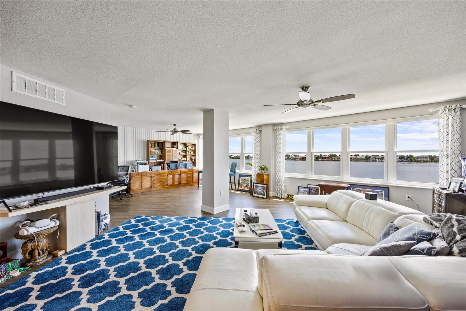 5200 BRITTANY DR S #303, ST PETERSBURG, FL, 33715