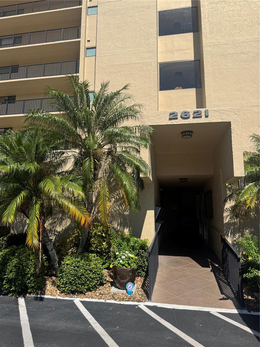 TB8438743 Property Photo