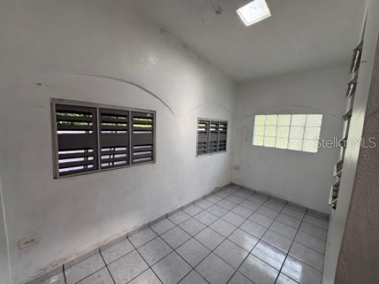 PR9116758 Property Photo