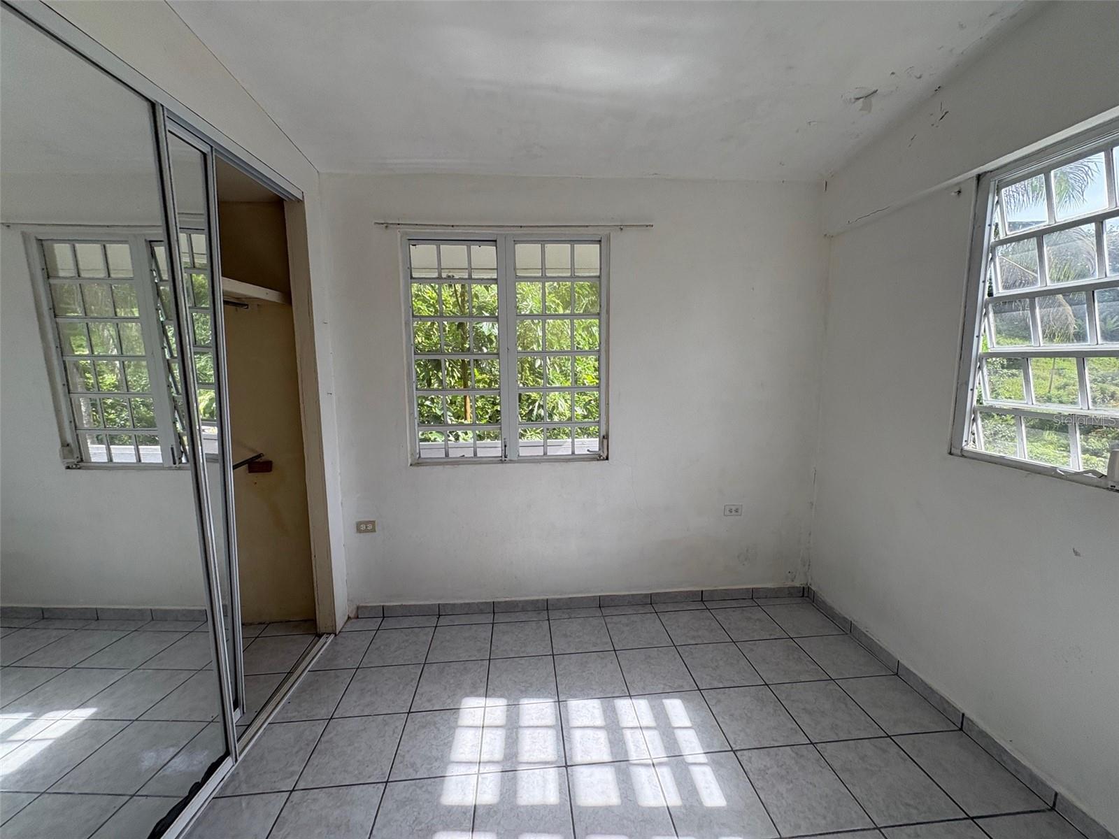 PR9116758 Property Photo