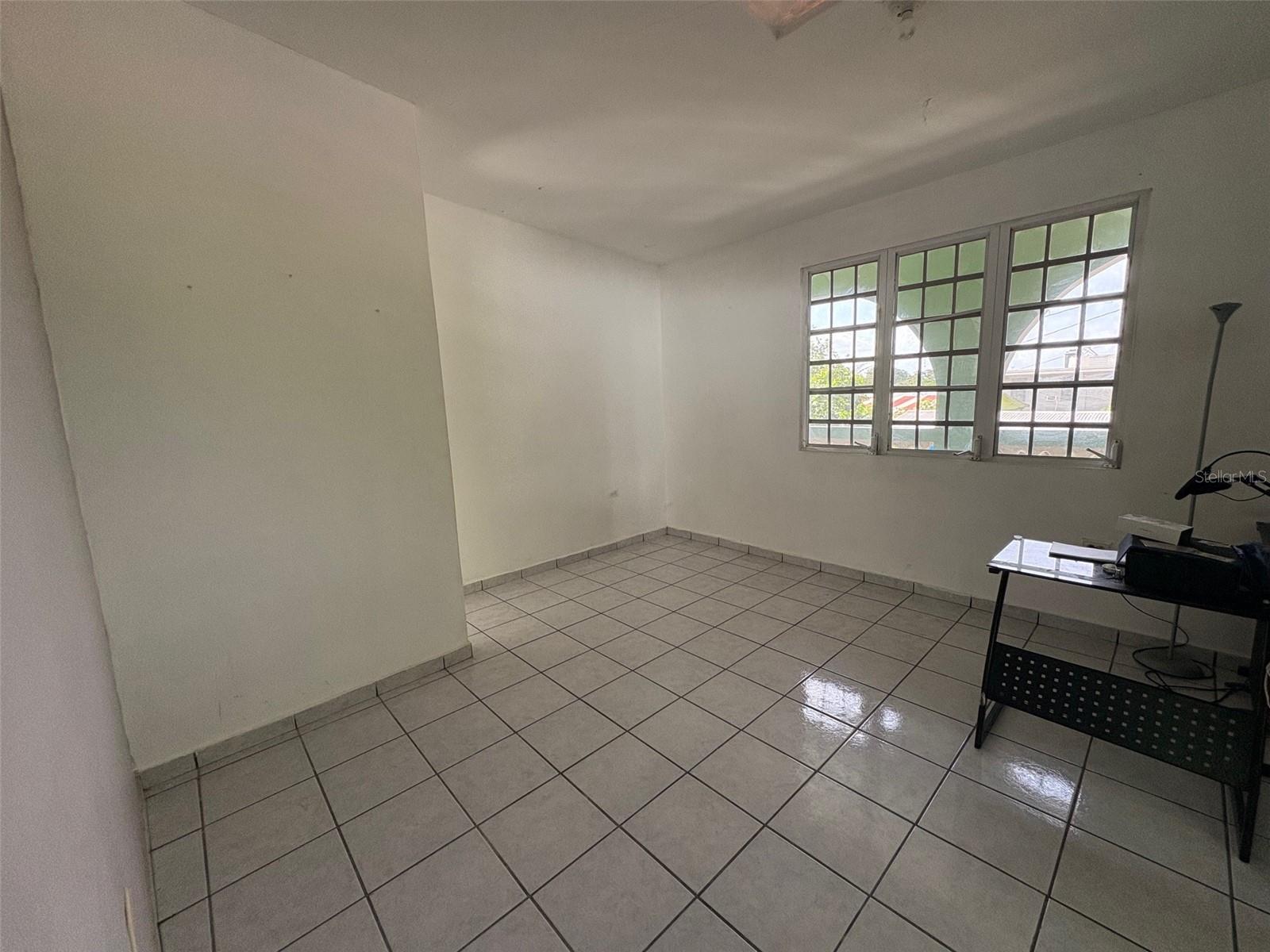 PR9116758 Property Photo