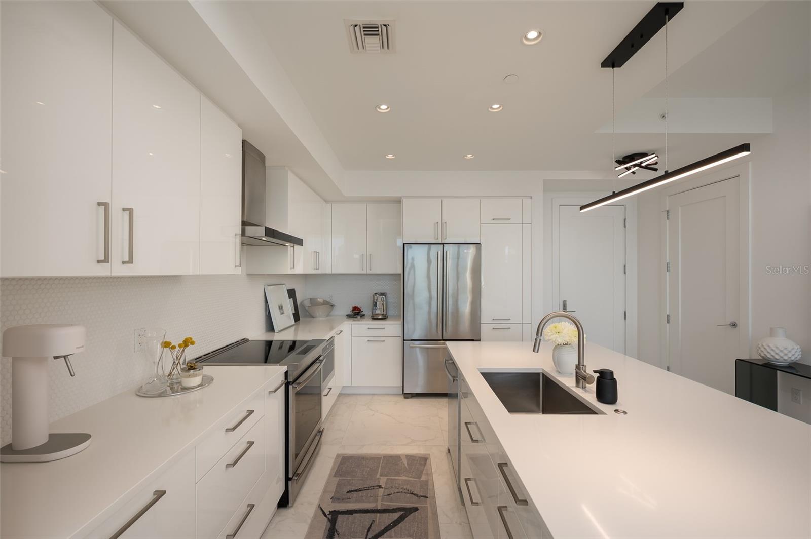 111 S PINEAPPLE AVE #1013, SARASOTA, FL, 34236