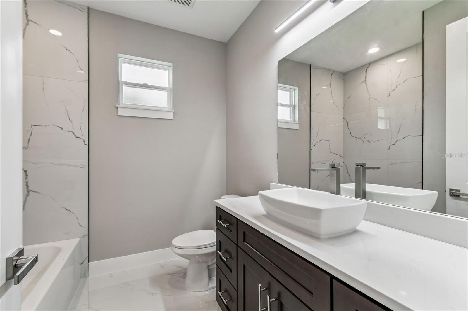 300 N LEMON AVE, BROOKSVILLE, FL, 34601