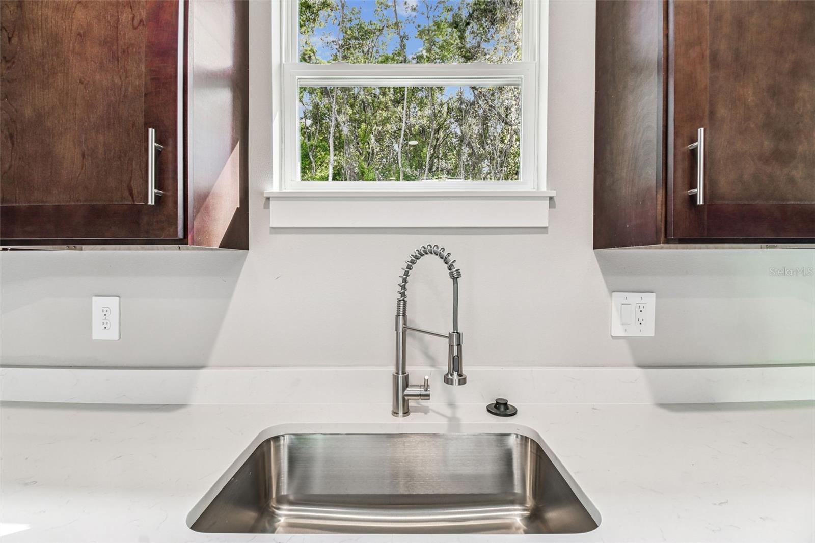 300 N LEMON AVE, BROOKSVILLE, FL, 34601