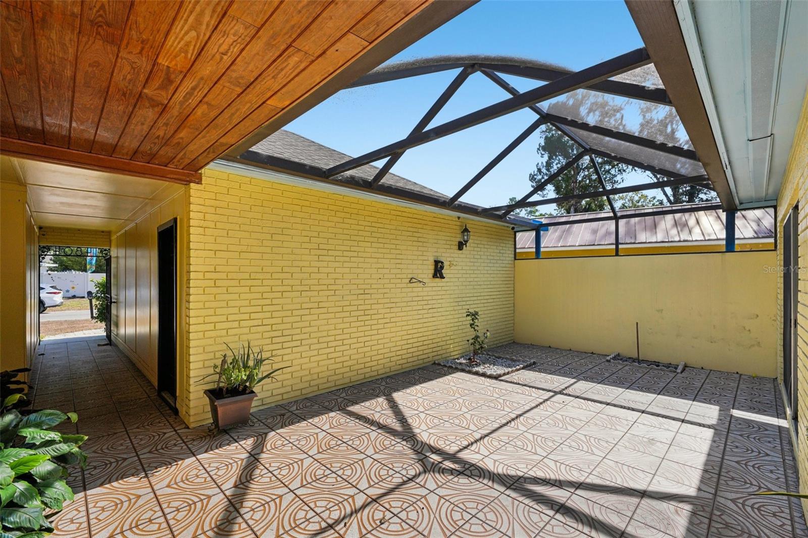 14804 CARNATION DR, TAMPA, FL, 33613