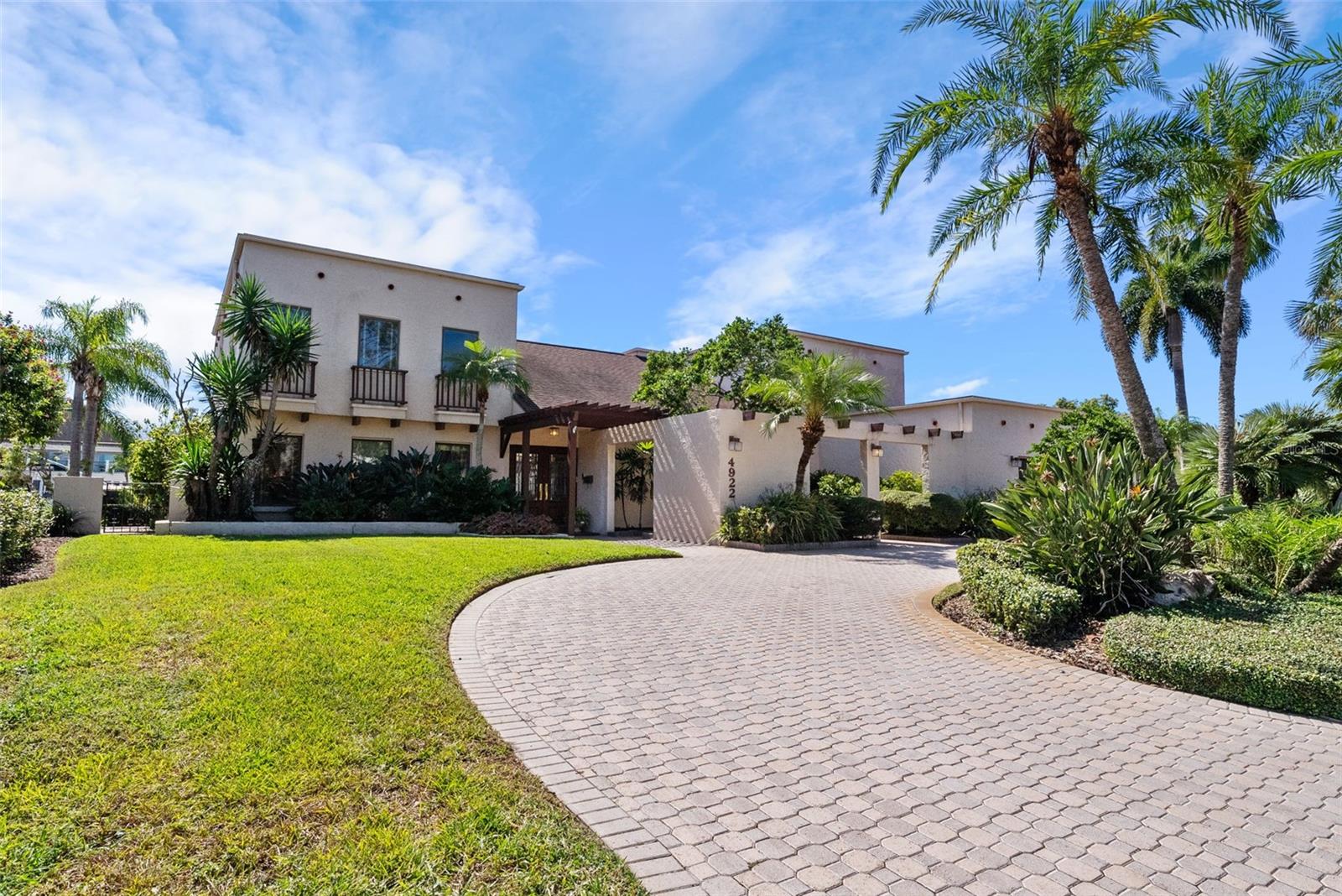 TB8438940 Property Photo