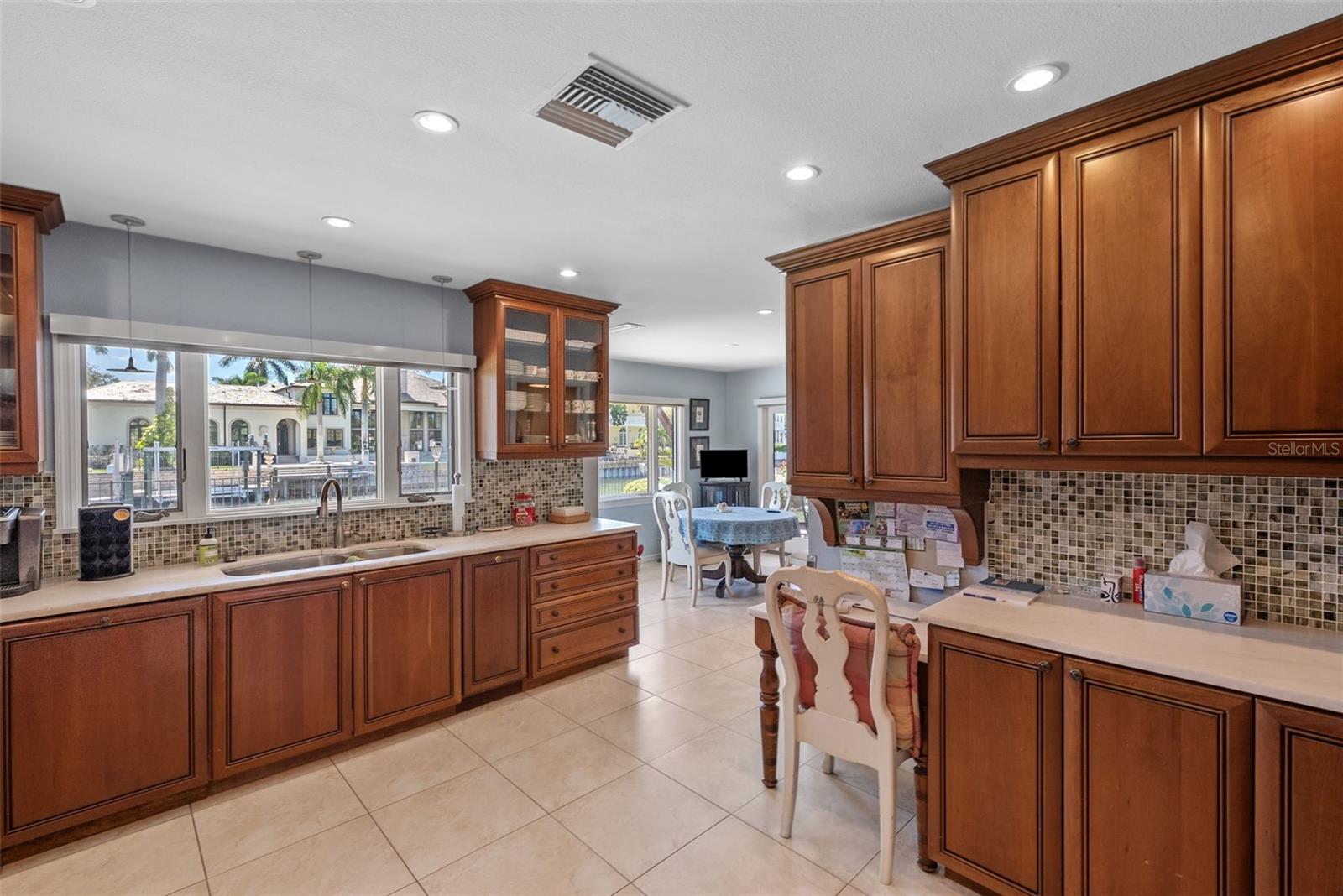 TB8438940 Property Photo