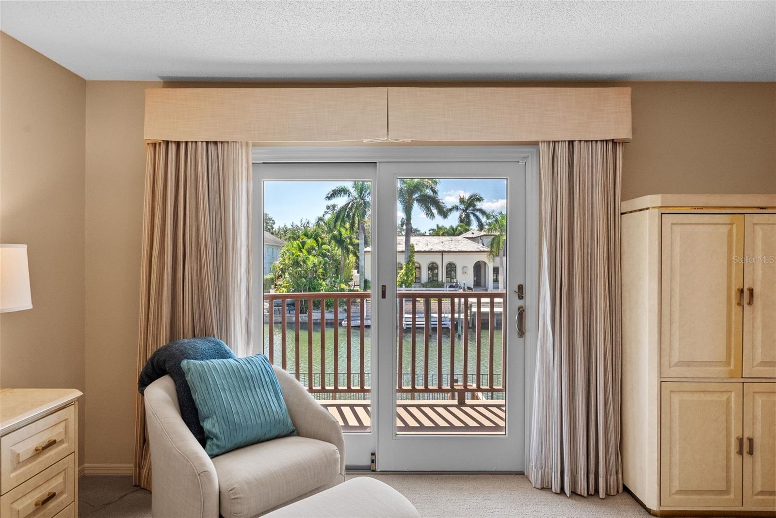 TB8438940 Property Photo