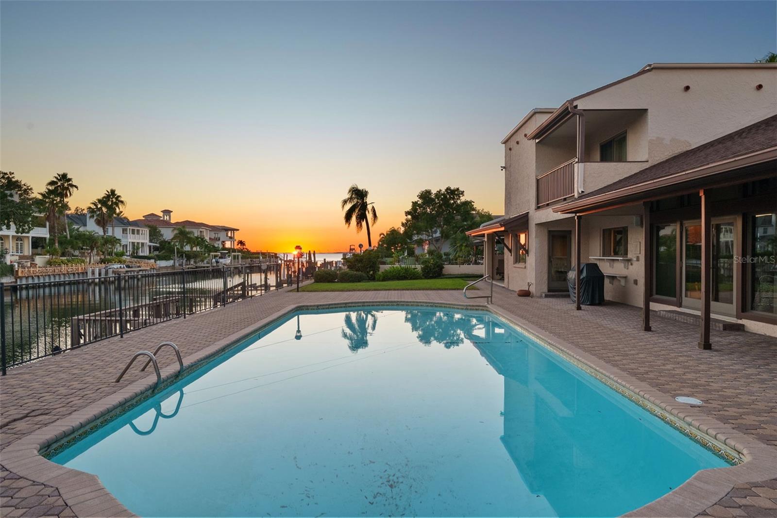 TB8438940 Property Photo