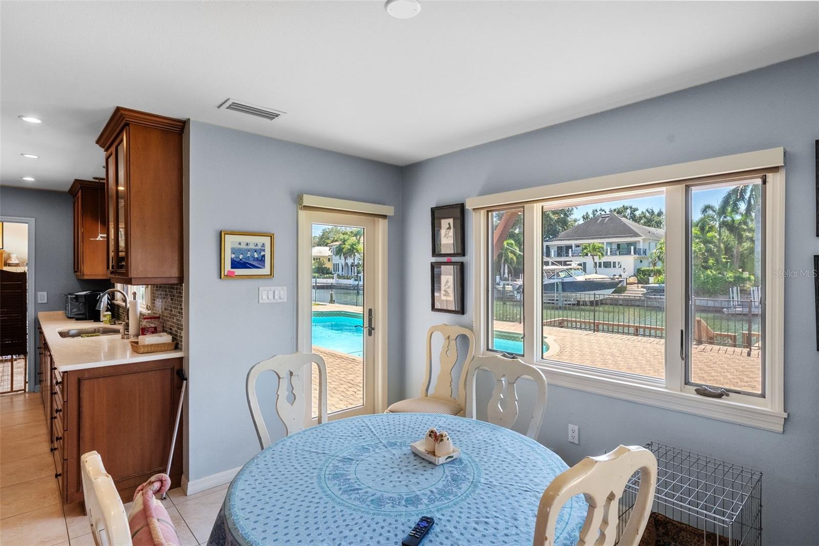 TB8438940 Property Photo