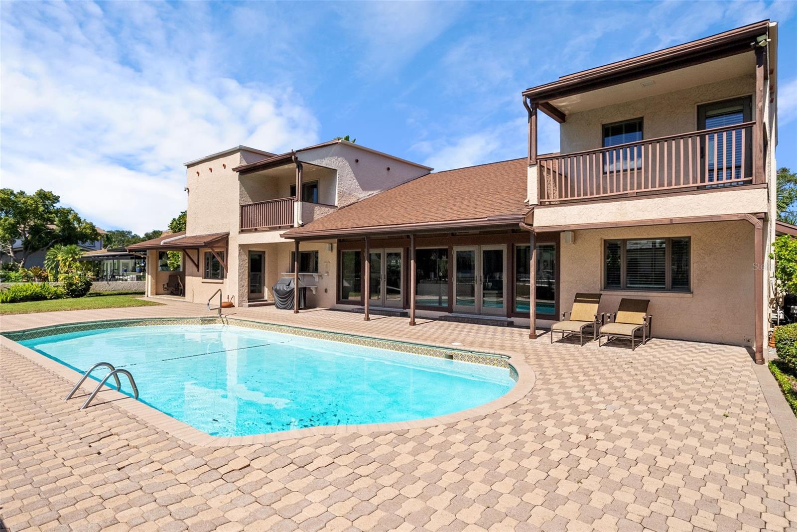 TB8438940 Property Photo