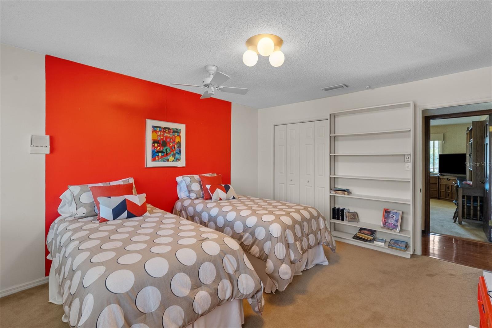 TB8438940 Property Photo