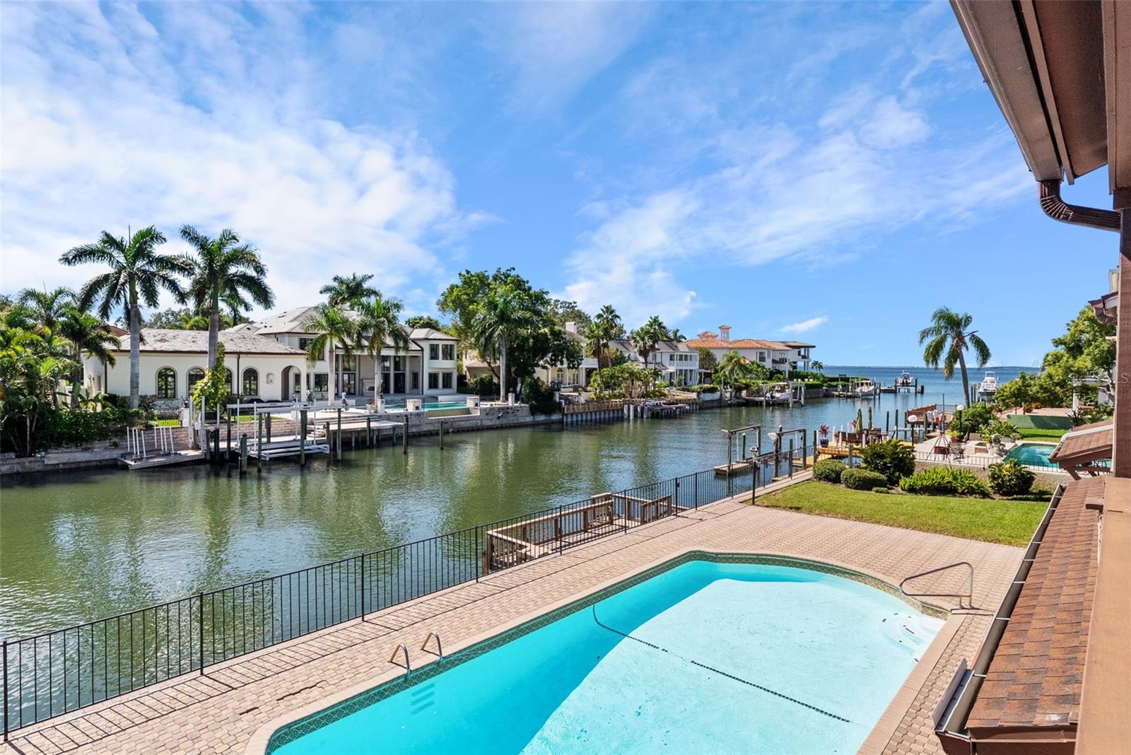 TB8438940 Property Photo