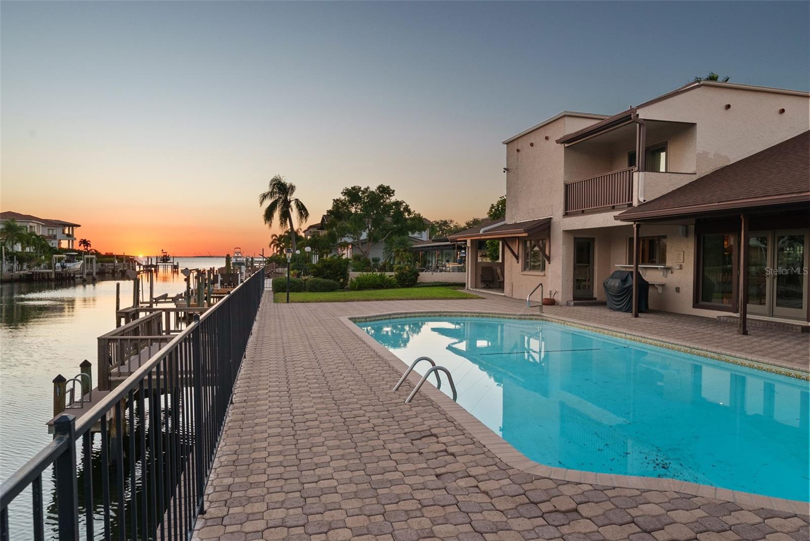 TB8438940 Property Photo