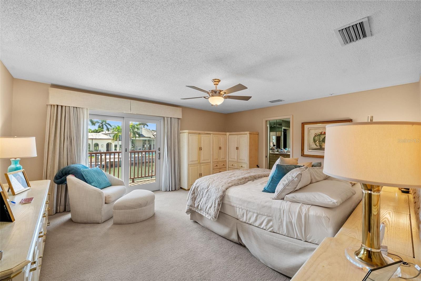 TB8438940 Property Photo