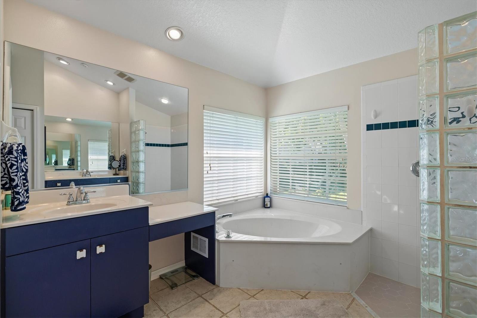 2042 TIMUCUA TRL, NOKOMIS, FL, 34275