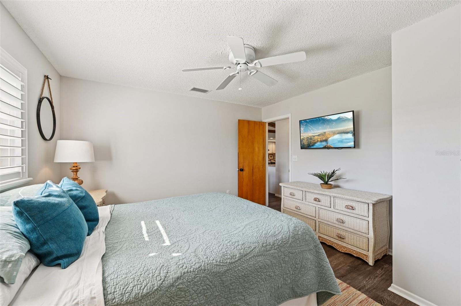 560 SANDLOR DR, ENGLEWOOD, FL, 34223