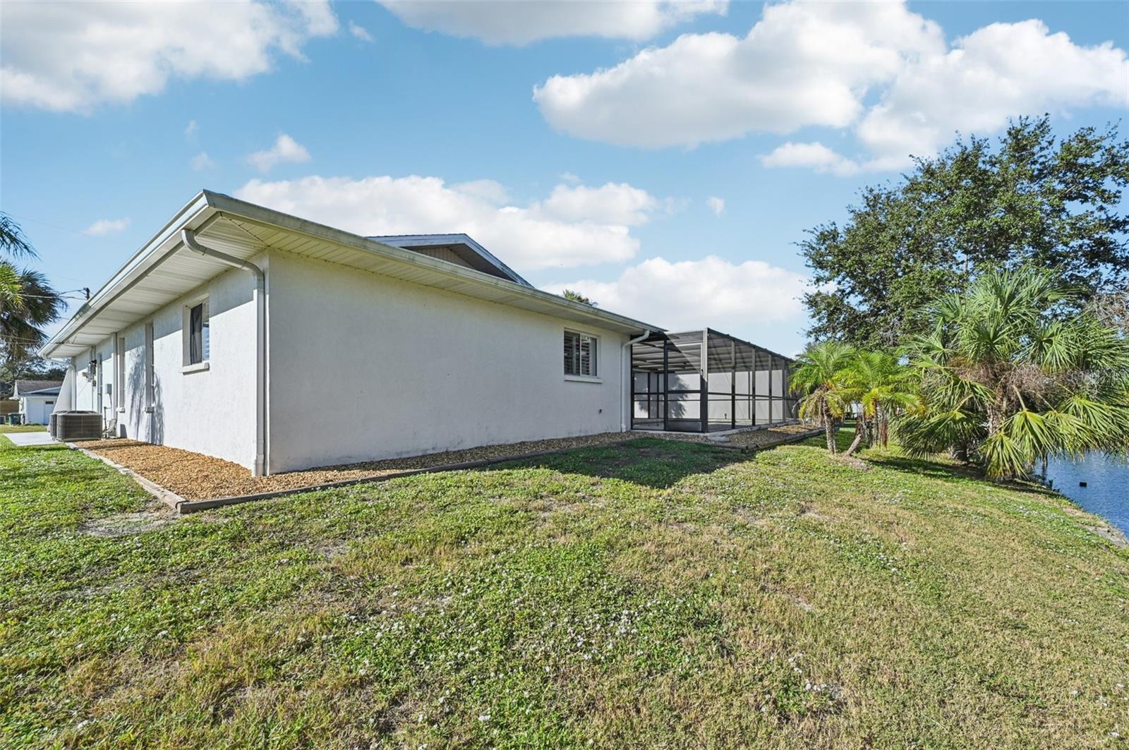 560 SANDLOR DR, ENGLEWOOD, FL, 34223