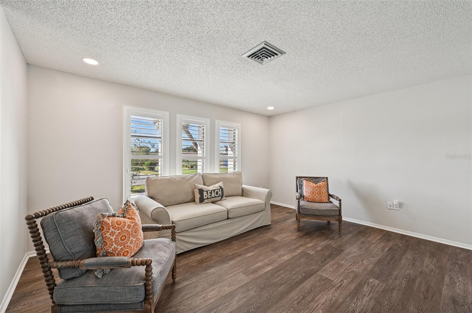 560 SANDLOR DR, ENGLEWOOD, FL, 34223