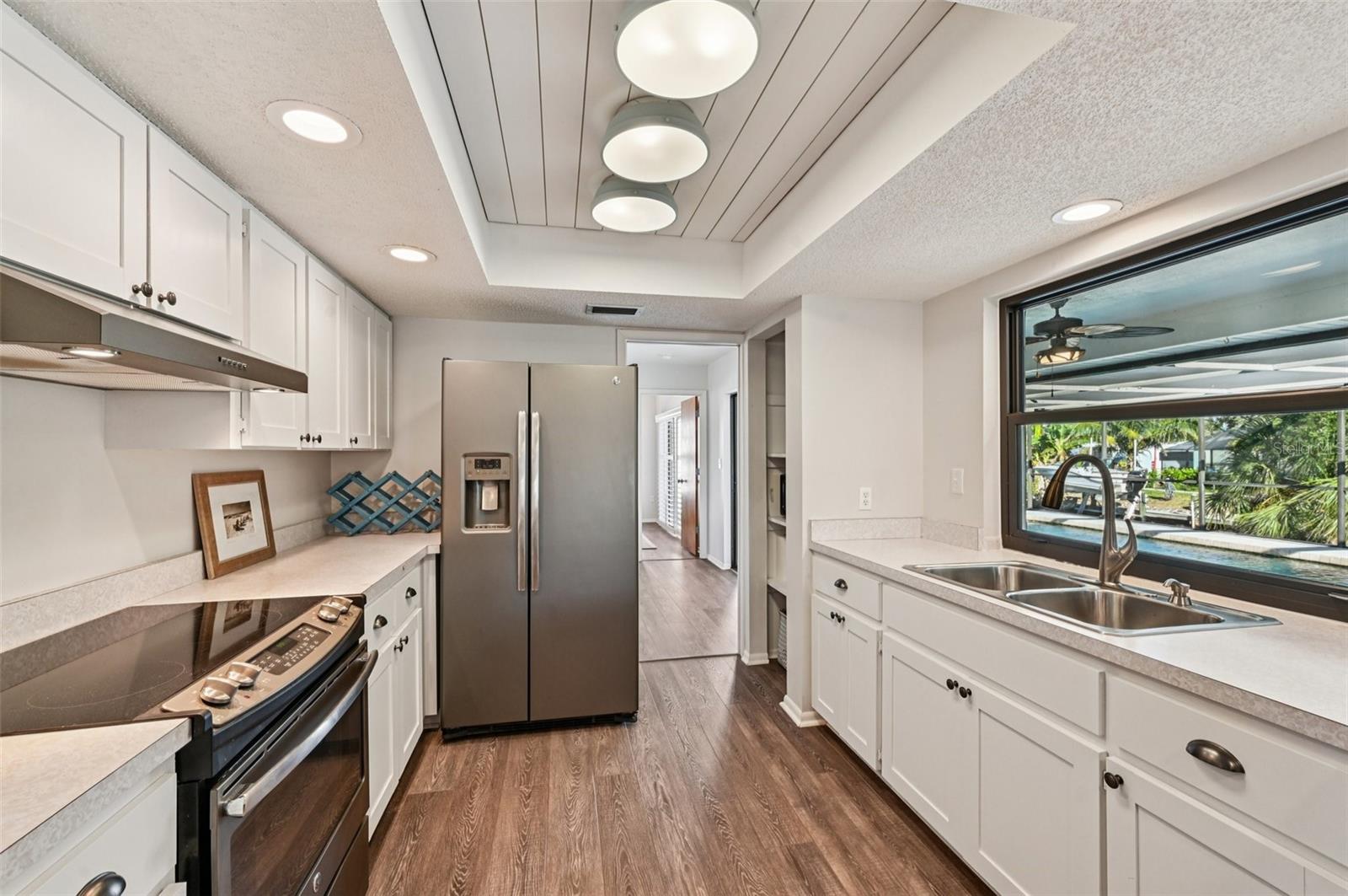 560 SANDLOR DR, ENGLEWOOD, FL, 34223