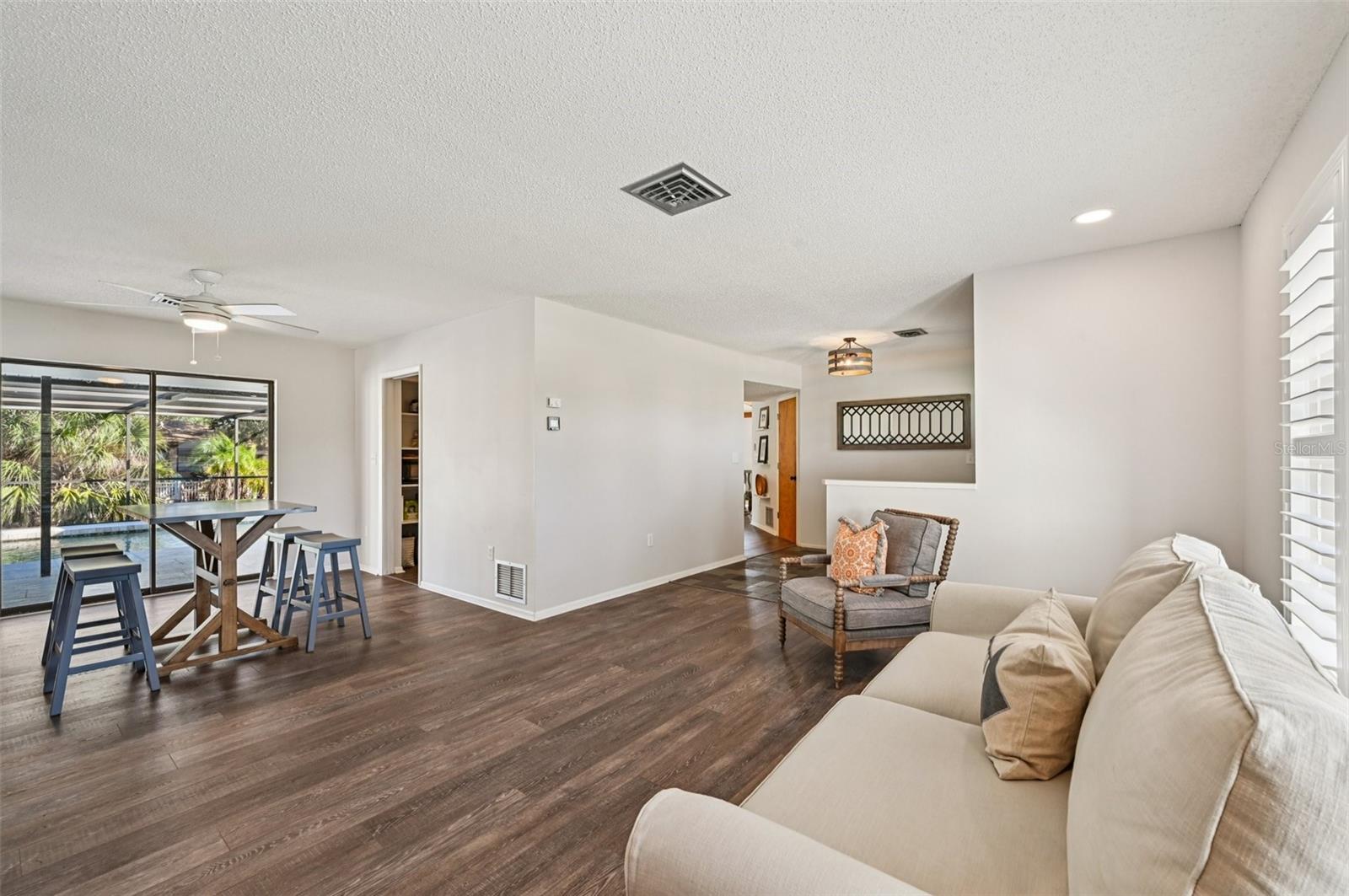 560 SANDLOR DR, ENGLEWOOD, FL, 34223