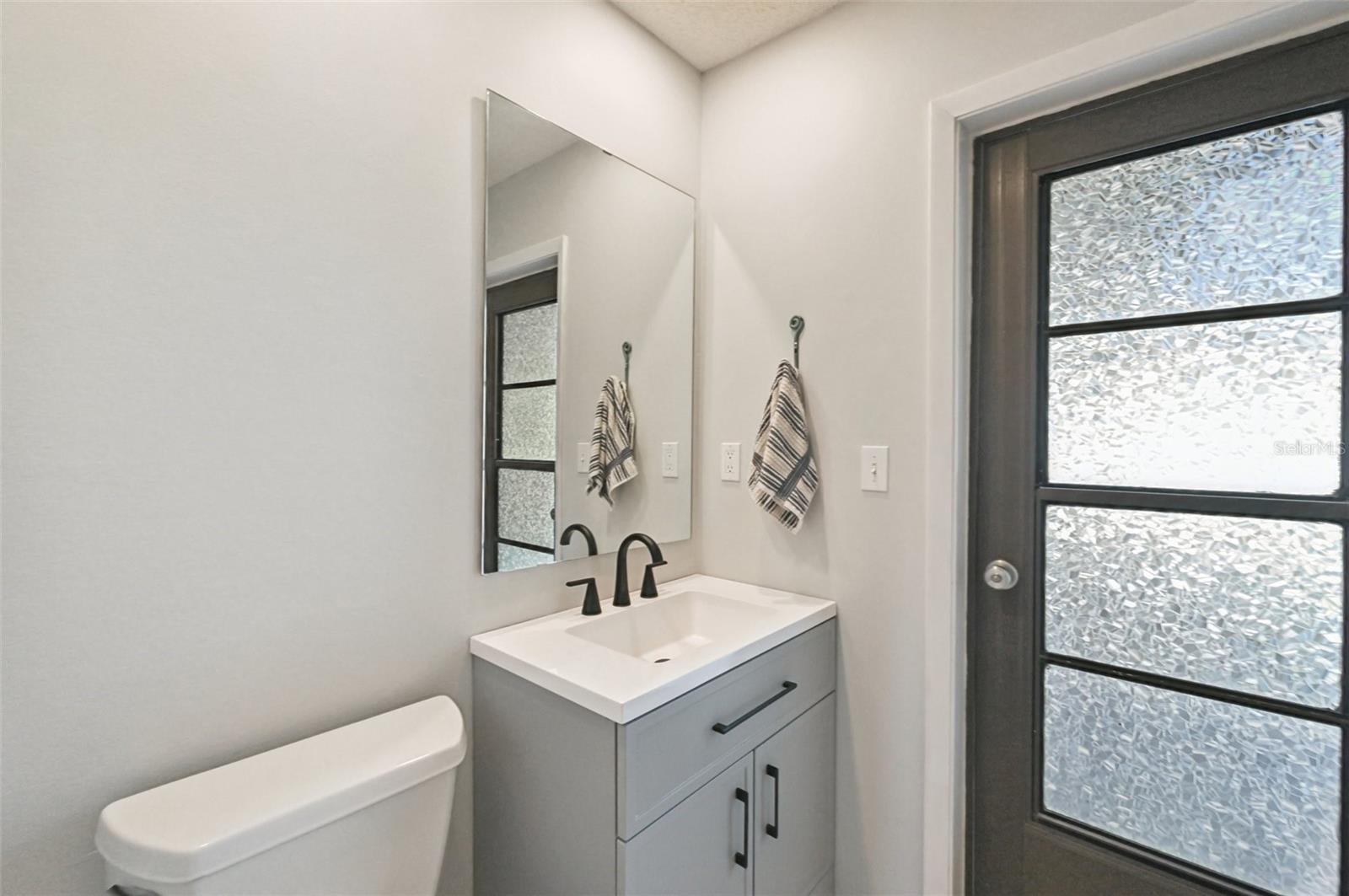 560 SANDLOR DR, ENGLEWOOD, FL, 34223