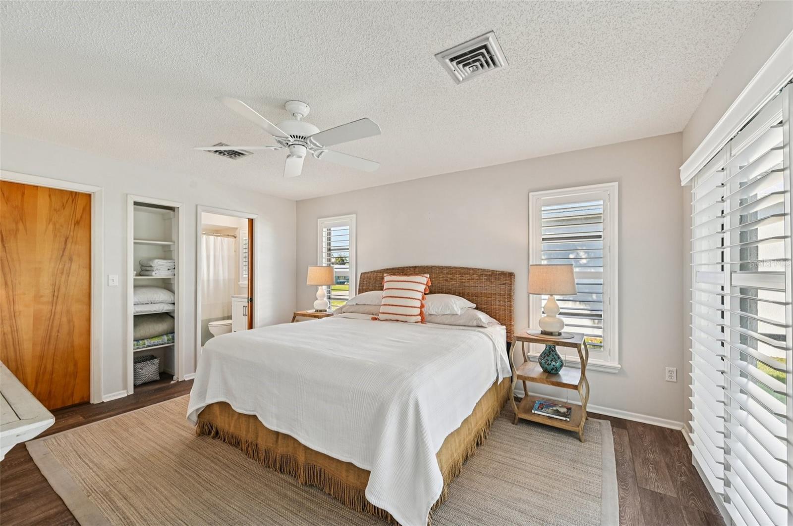 560 SANDLOR DR, ENGLEWOOD, FL, 34223