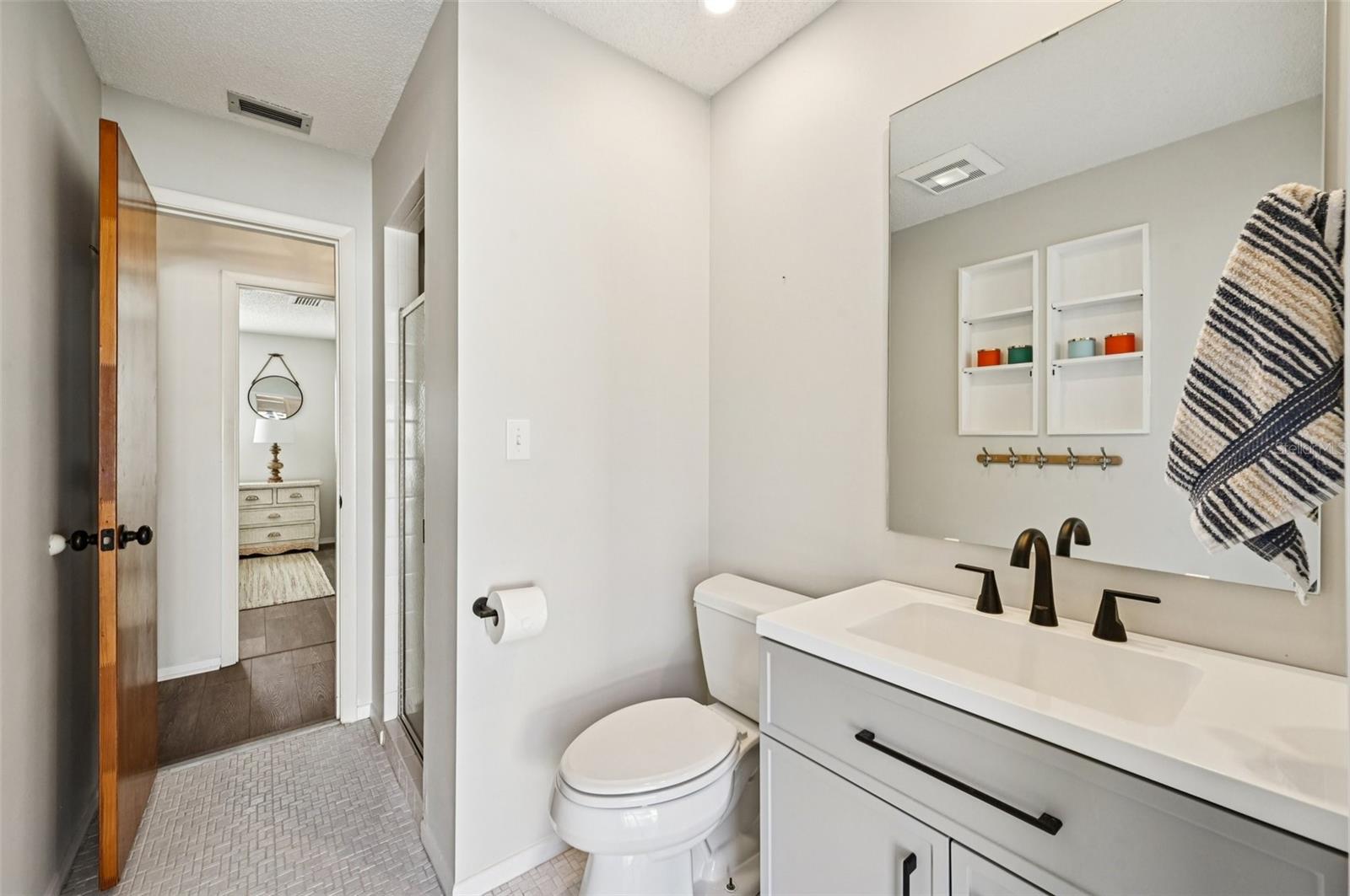 560 SANDLOR DR, ENGLEWOOD, FL, 34223