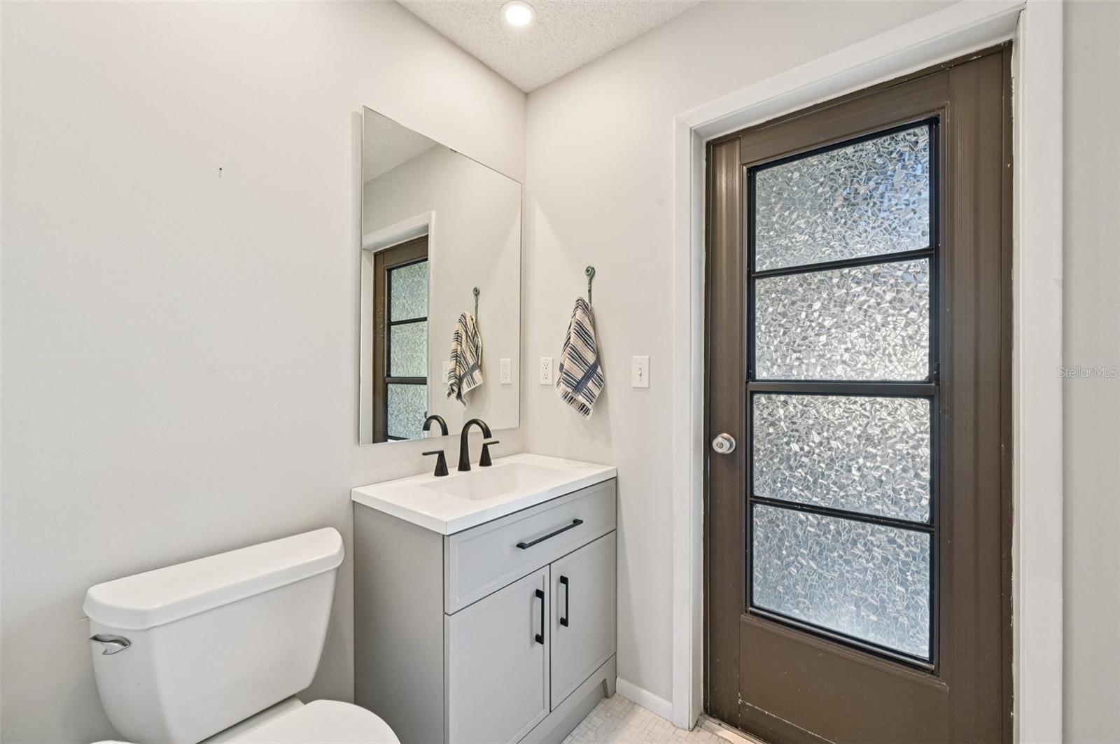 560 SANDLOR DR, ENGLEWOOD, FL, 34223