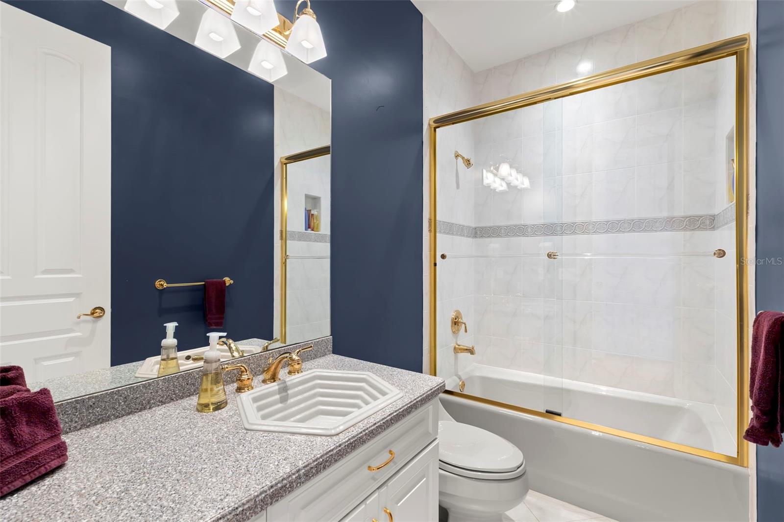 TB8439000 Property Photo