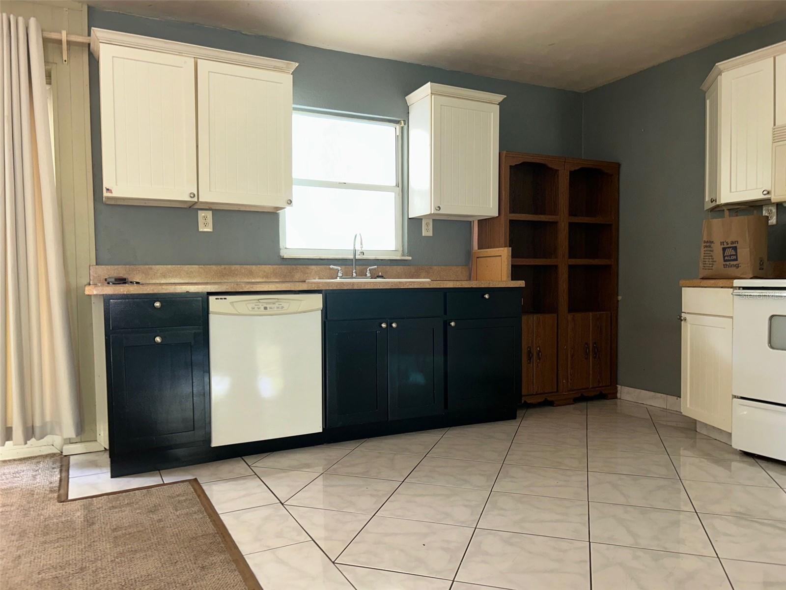 2316 N GRIFFIN DR, LEESBURG, FL, 34748