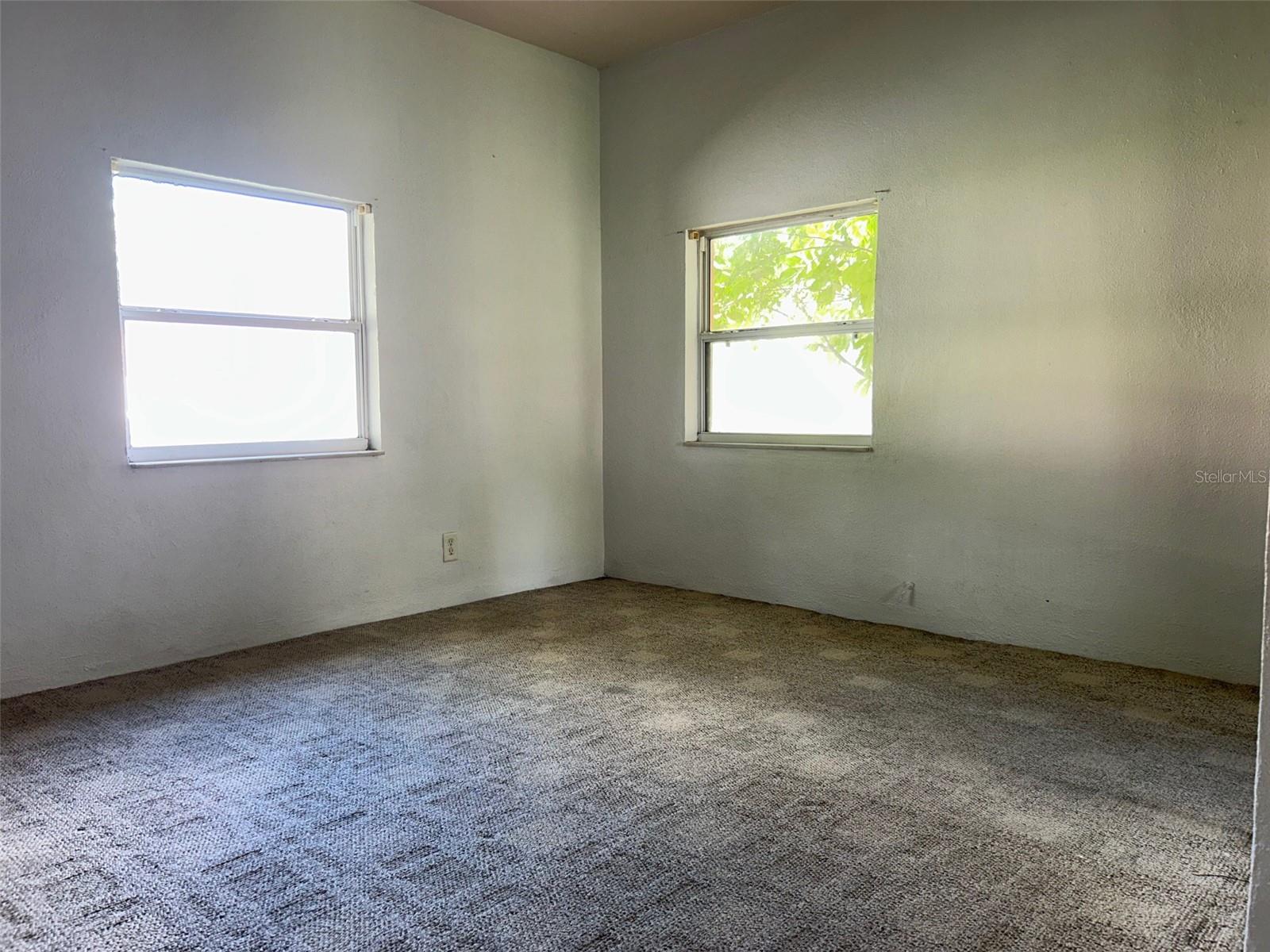 2316 N GRIFFIN DR, LEESBURG, FL, 34748