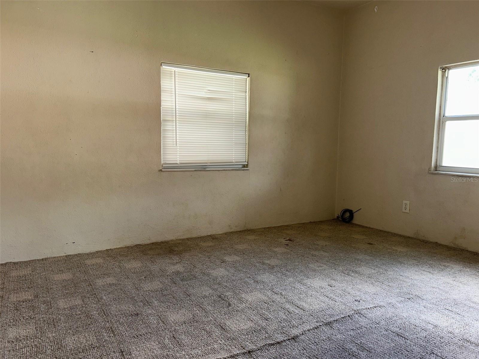 2316 N GRIFFIN DR, LEESBURG, FL, 34748