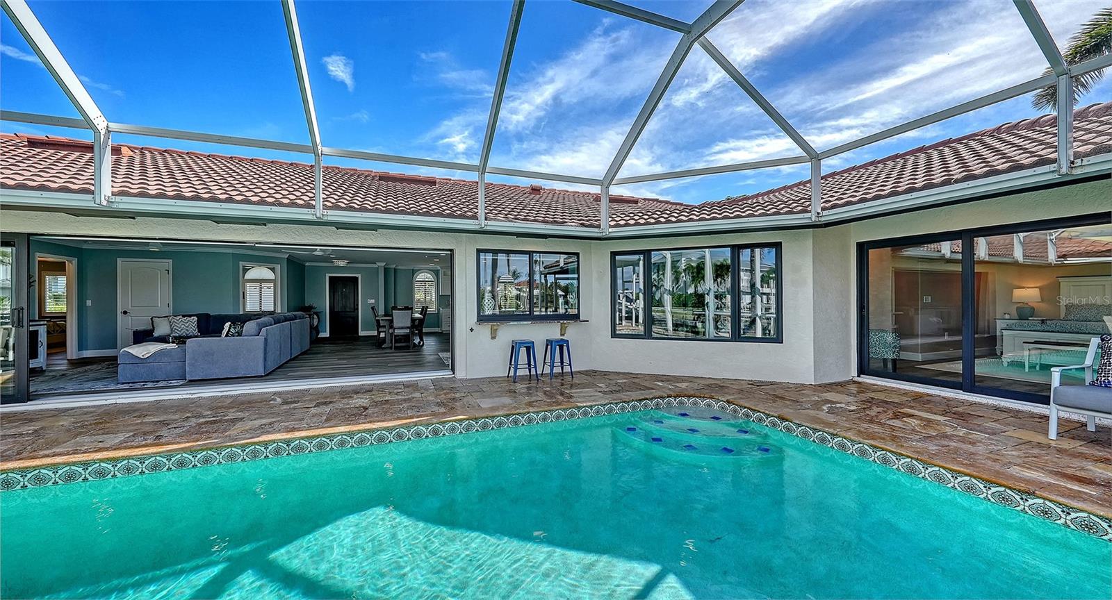 A4668868 Property Photo