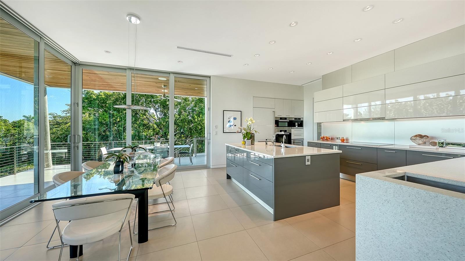 A4668871 Property Photo