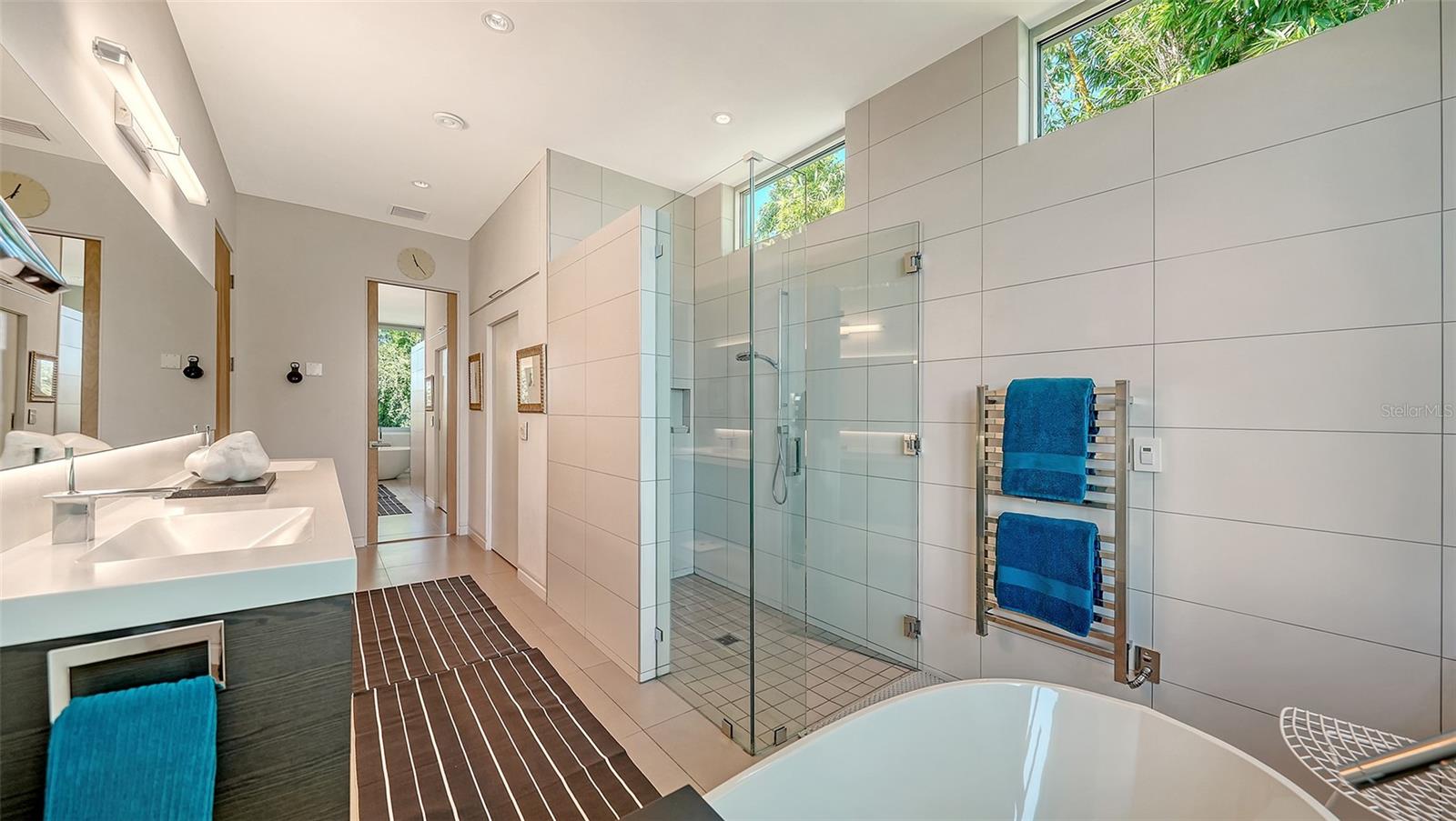 A4668871 Property Photo