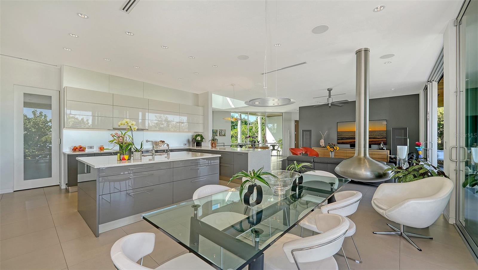 A4668871 Property Photo