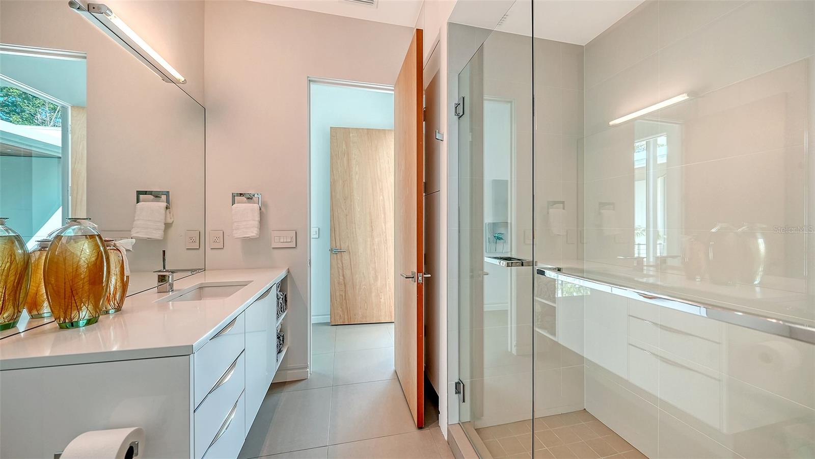 A4668871 Property Photo