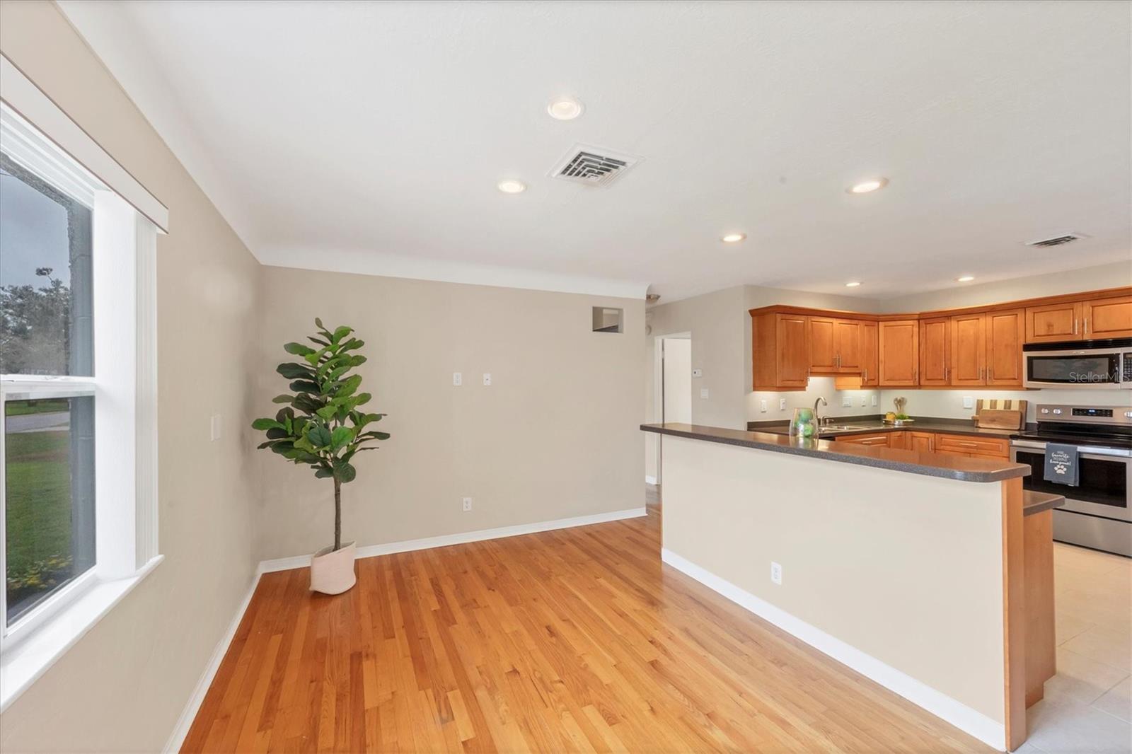 2736 45TH WAY N, ST PETERSBURG, FL, 33713