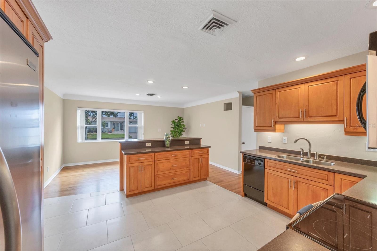 2736 45TH WAY N, ST PETERSBURG, FL, 33713