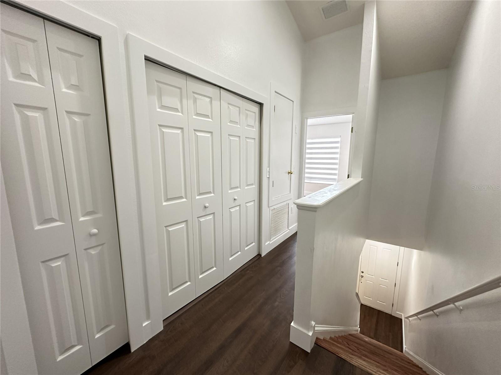 UPSTAIRS HALLWAY - LAUNDRY CLOSET