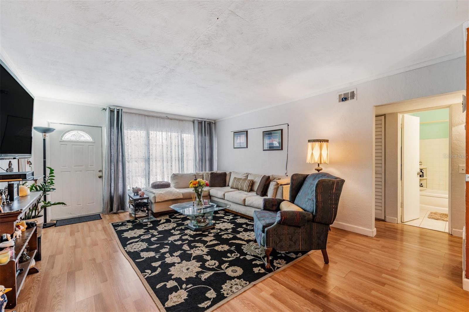 TB8439128 Property Photo