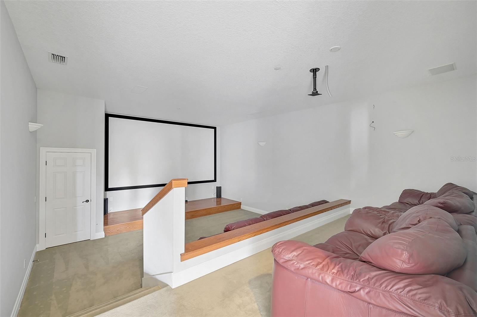 A4668918 Property Photo