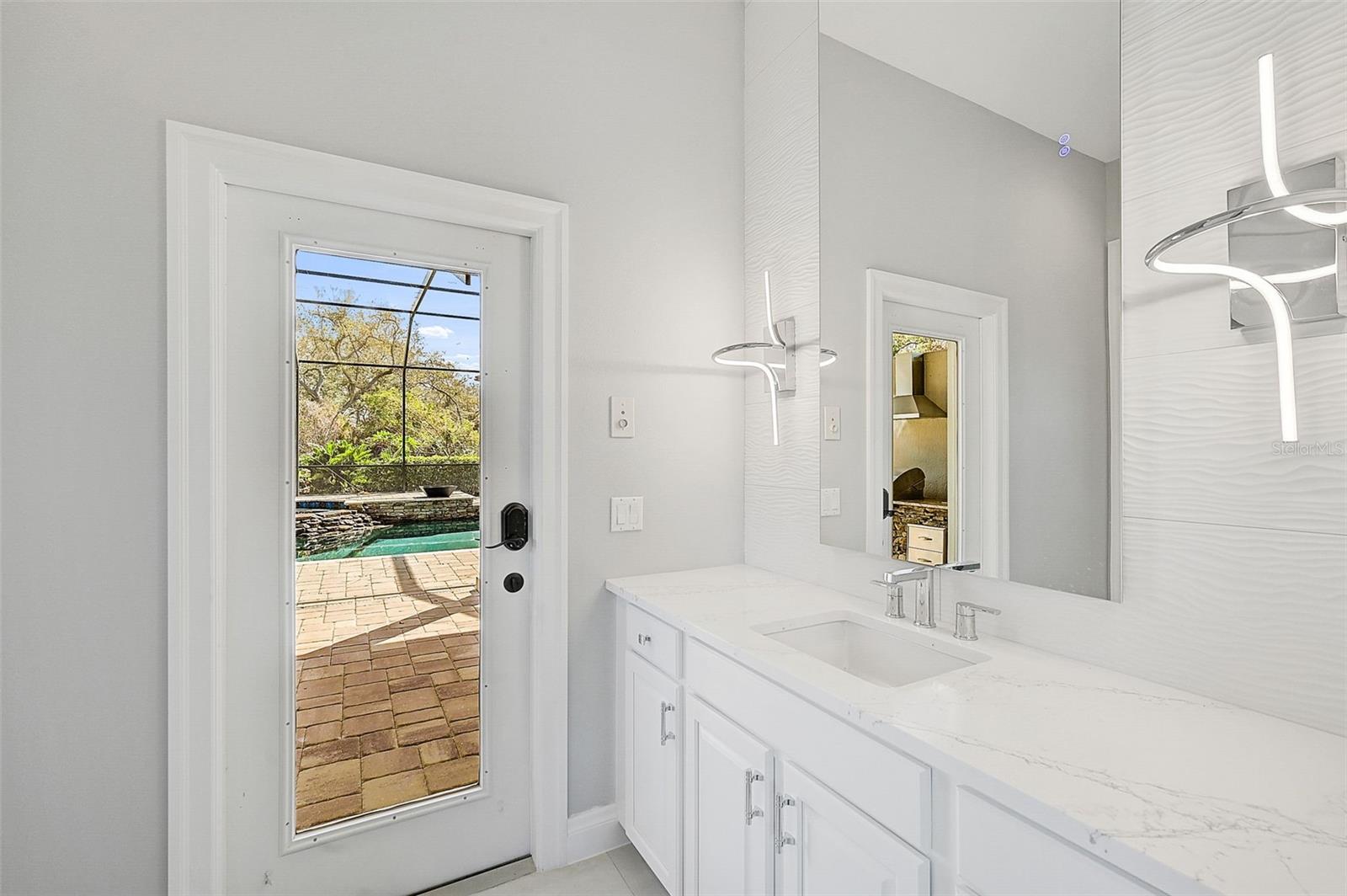 A4668918 Property Photo