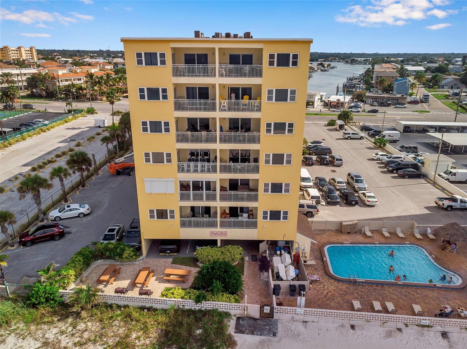 17450 GULF BLVD #306, REDINGTON SHORES, FL, 33708