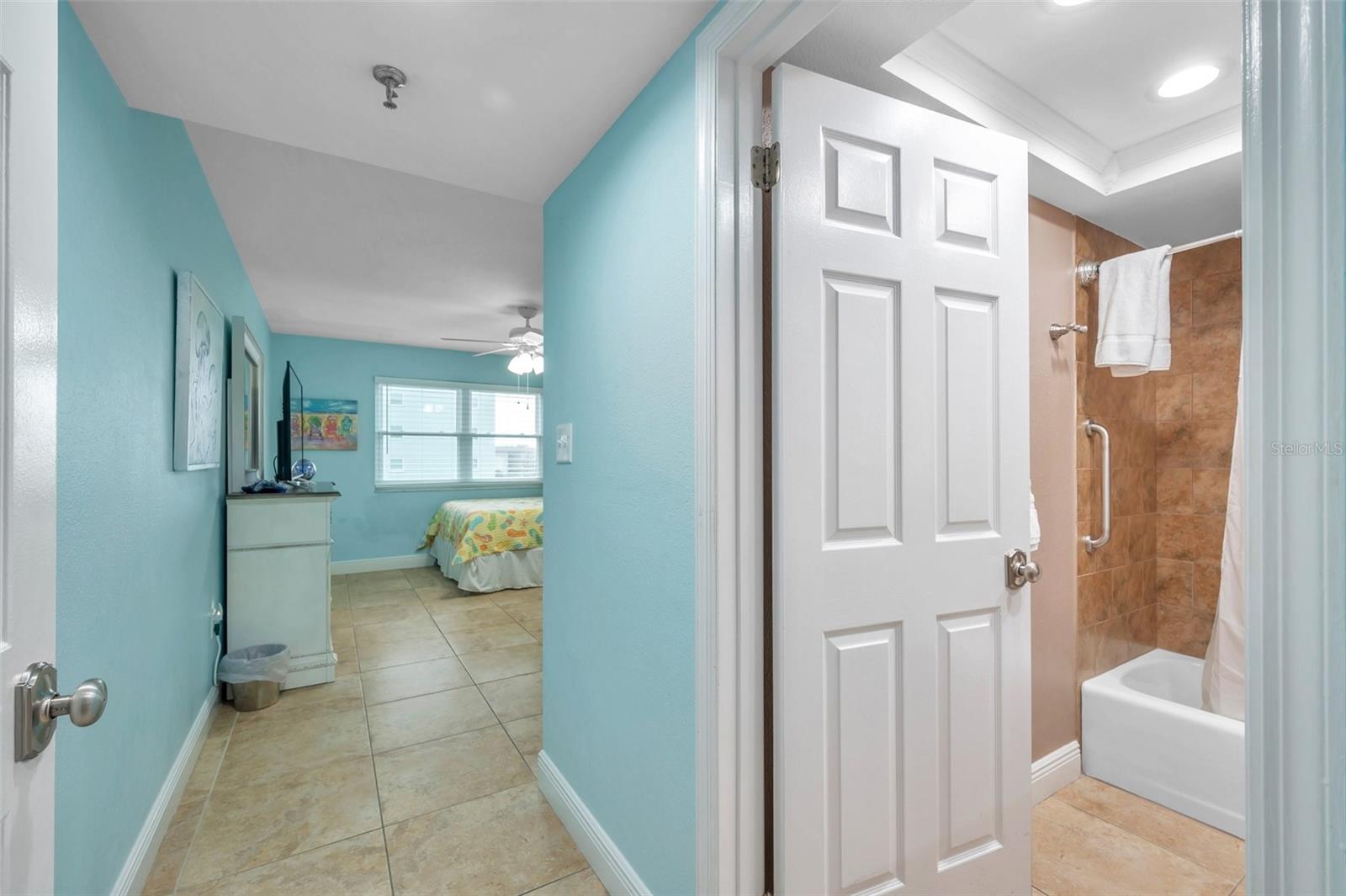 17450 GULF BLVD #306, REDINGTON SHORES, FL, 33708